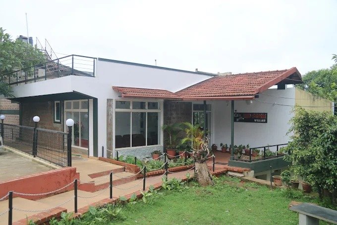 Redstone villas estate building