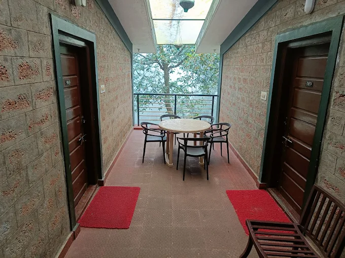 Outdoor dining balcony