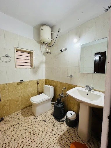 Modern bathroom at Redstone